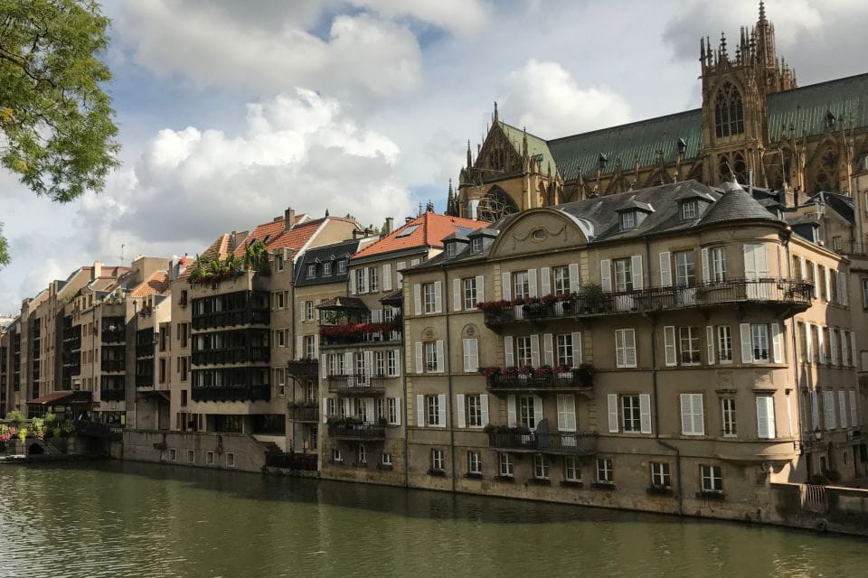 Metz: City Exploration Game and Tour - Discovering Metzs Attractions