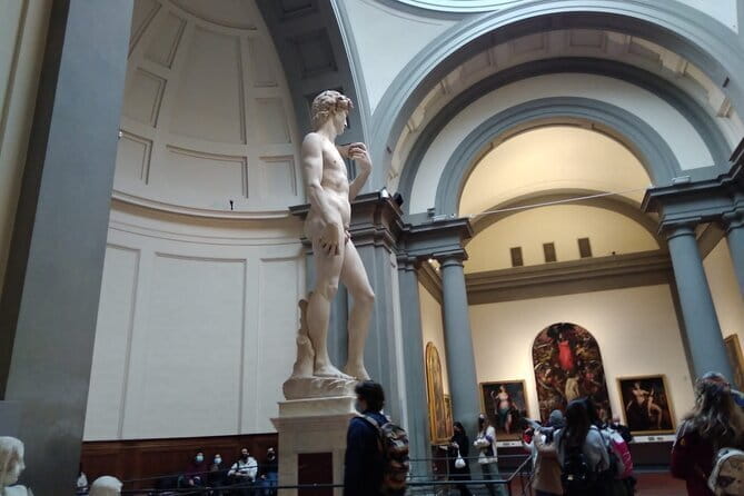 Michelangelo's David Tour in the Accademia (Tickets NOT included) - Entering The Accademia and Finding the David