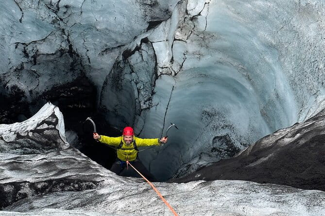 Micro group - Ice climbing at Sólheimajökull - Micro group - Ice climbing at Sólheimajökull: A Thrilling Glacier Adventure