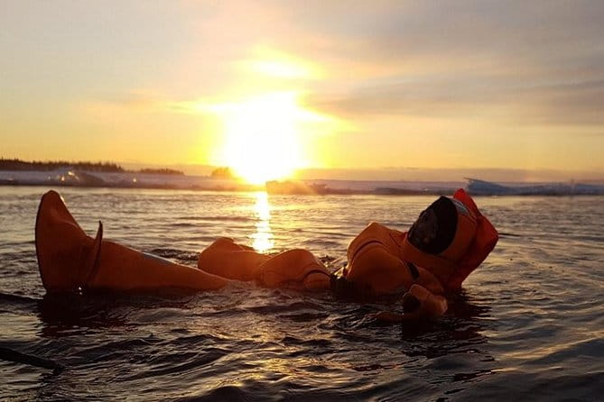 Midnight Sun Floating Experience in Forest Lake - Key points / Takeaways