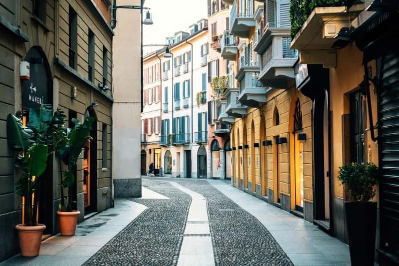 Milan: Brera District Walking Tour with Aperitivo - Discovering Milan’s Artistic and Historic Heart