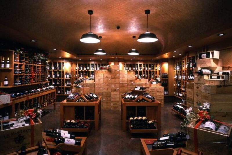 Milan Food and Secrets Tour - Entering Milan’s Historic Heart