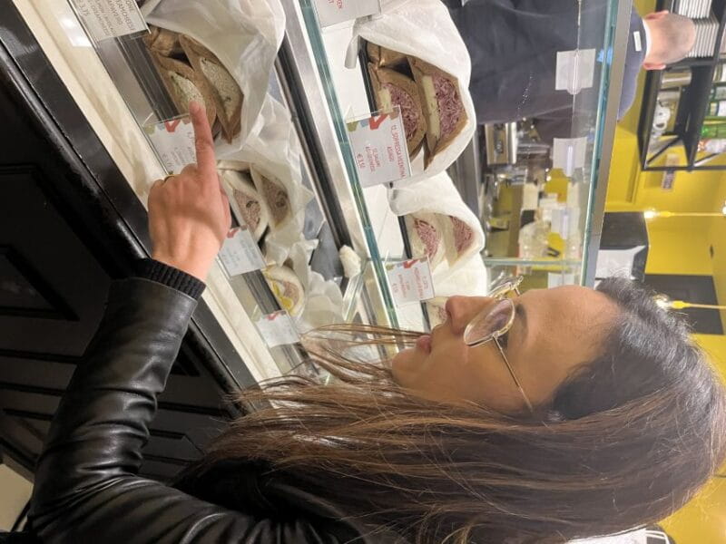 Milan: History & Street Food Tour with Wine Tasting - Exploring Milans Streets and Stories