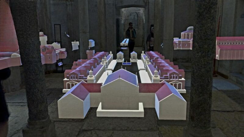 Milan | In the Crypt of time, holographic tour - The Experience’s Strengths and Weaknesses