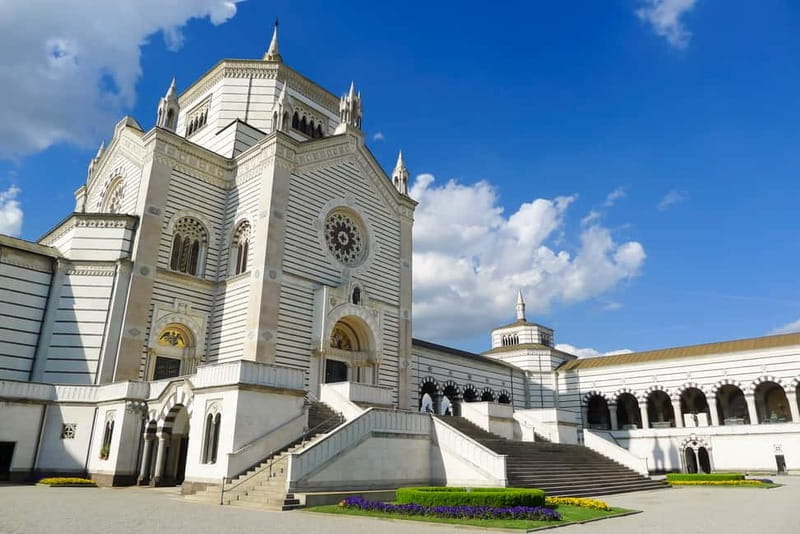Milan Monumental Cemetery: Walking Tour - Entering a Different Milan: The Monumental Cemetery