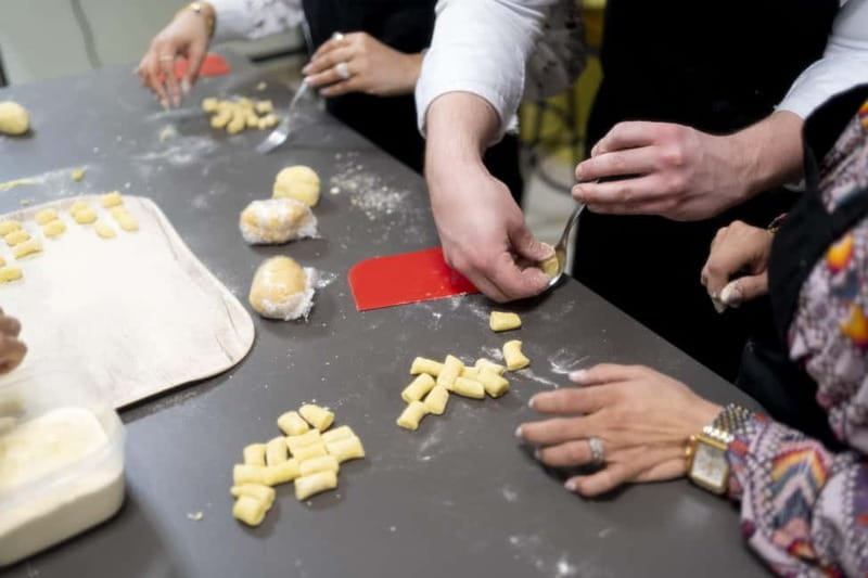 Milan: Pasta, Gnocchi and Tiramisù Cooking Class with Wine - Who is This Experience Best For?