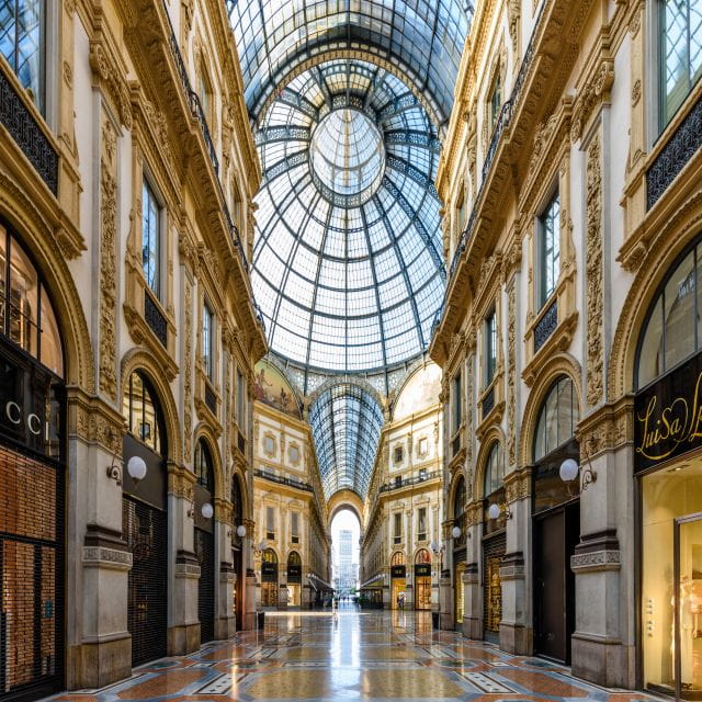 Milan: Private Family Tour of Old Town and Top Attractions - Exploring Milan’s Old Town with a Family Focus