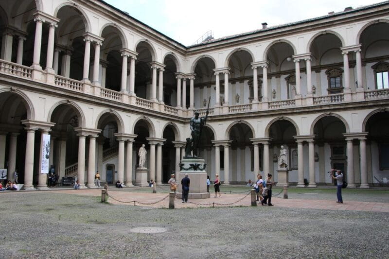 Milan: Private Sightseeing & Shopping Tour with a Local - Logistics and Practicalities