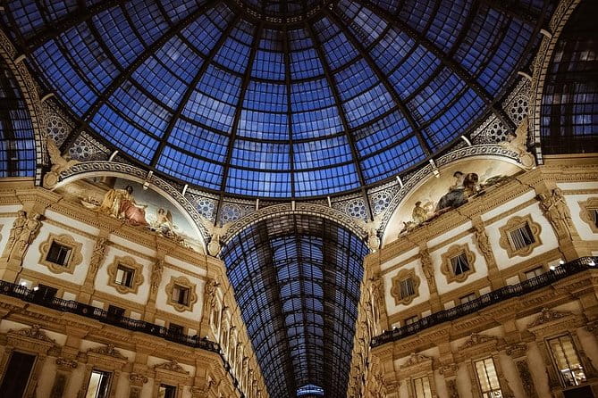 MILAN PRIVATE WALKING TOUR BY NIGHT: AMAZING MILAN - 2 h - Practical Tips