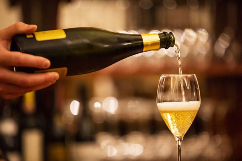 Milan: Wine Tasting Experience in the City Centre - The Itinerary in Detail: What to Expect