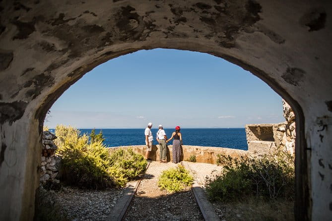 Military Tour - A Close Look at the Tour Itself