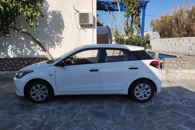 Milos 1-Way Private Transfer Airport Ferry and Hotels - The Convenience of Booking in Milos