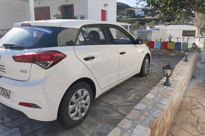 Milos 1-Way Private Transfer Airport Ferry and Hotels - Who Would Benefit Most from This Service?