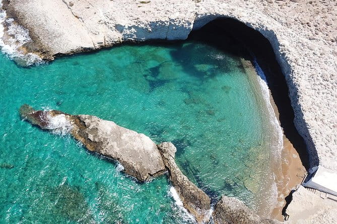 Milos, Amazing beaches - The Allure of Sarakiniko: Milos’ Moonlike Marvel