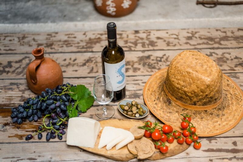 Milos Island: Kostantakis Winery Wine Tasting Experience - The Tasting: Seven Wines & Local Pairings