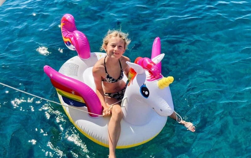 Milos: Kleftiko Morning Catamaran Cruise with Lunch & Drinks - The Food and Drinks: A Highlight for Many