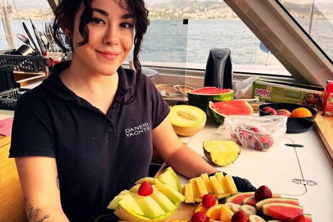 Milos Private Full Day Catamaran Cruise with Lunch and Drinks - What to Expect from the Experience