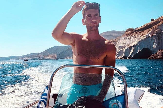 Milos: Rent a boat without License - How the Experience Unfolds: A Hypothetical Day in Milos