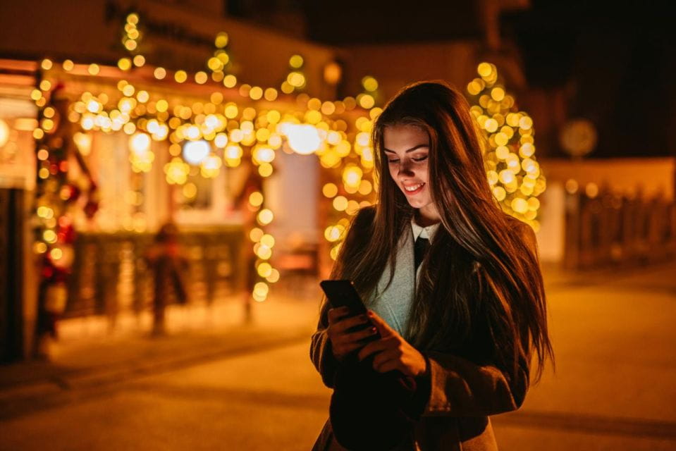 Milwaukee Magic: A Private Christmas Lights Tour - Meeting Point and Transportation