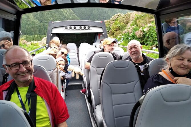 Minibus  Laketour  Furnas  Full Day (Shared) - FAQ: Practical Questions About the Tour