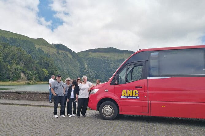 Minibus  Laketour  Sete Cidades / Lagoa do Fogo  Full Day (Shared) - Exploring São Miguel with Laketour: A detailed breakdown