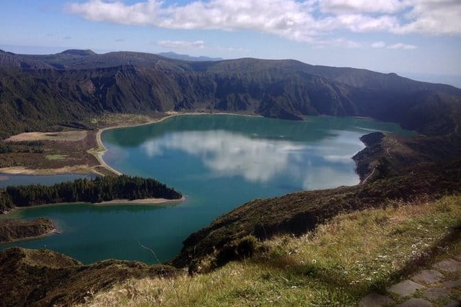 Minibus  Laketour  Sete Cidades / Lagoa do Fogo  Full Day (Shared) - FAQs