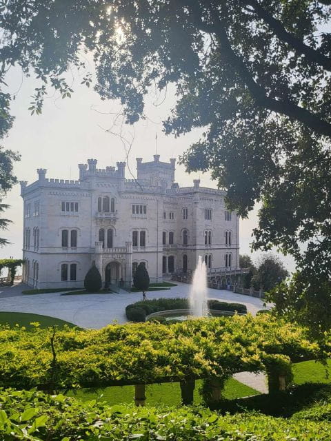 Miramare: The most romantic, beautiful and sad castle. - Transportation and logistics: What you need to know