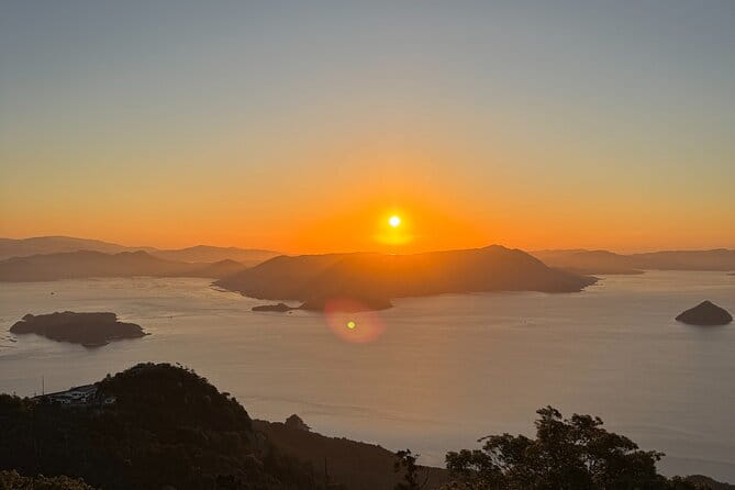Miyajima Island Day Tour in Sacred Sites and Mount Misen - Savoring the Local Delicacy: Okonomiyaki