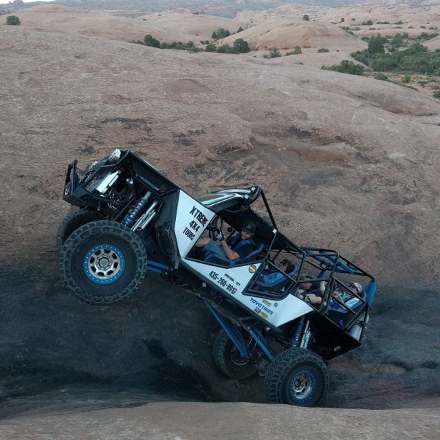 Moab: Hells Revenge & Fins N Things Trail Off-Roading Tour - Stunning Views