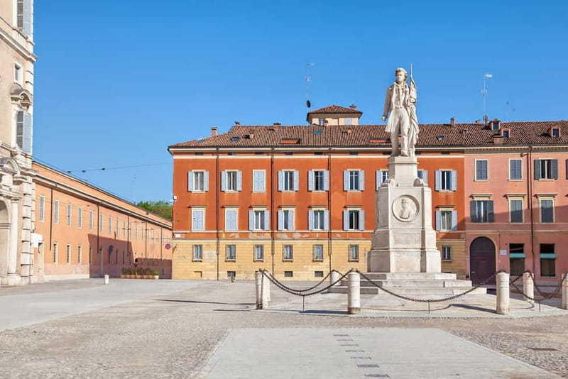 Modena: Express Walk with a Local - An In-Depth Look at the Modena Express Walk