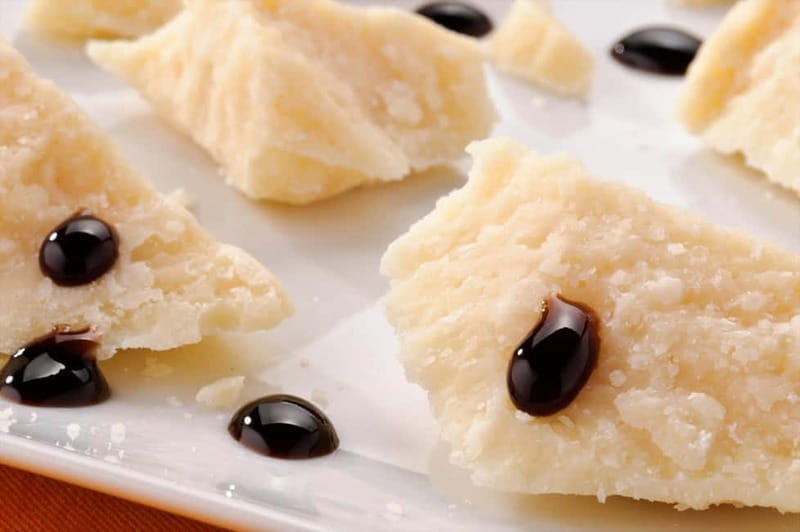 Modena: Guided Balsamic Vinegar Cellar Tour & Optional Meal - Price and Logistics: Is it Worth It?