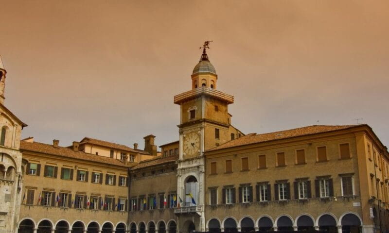 Modena: Private Walking Tour with A Guide - Price and Logistics: Good Value and Practical Considerations
