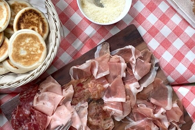 Modena Tour: Motor & Food Valley - Ferrari and Lamborghini: Two Worlds of Speed and Style