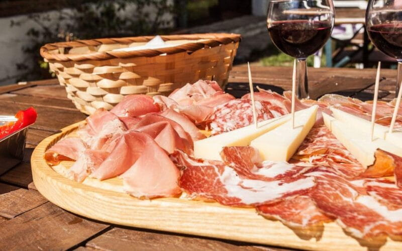 Modena: Walking Food Tour and Highlights with a Local Guide - Key Points/Takeaways