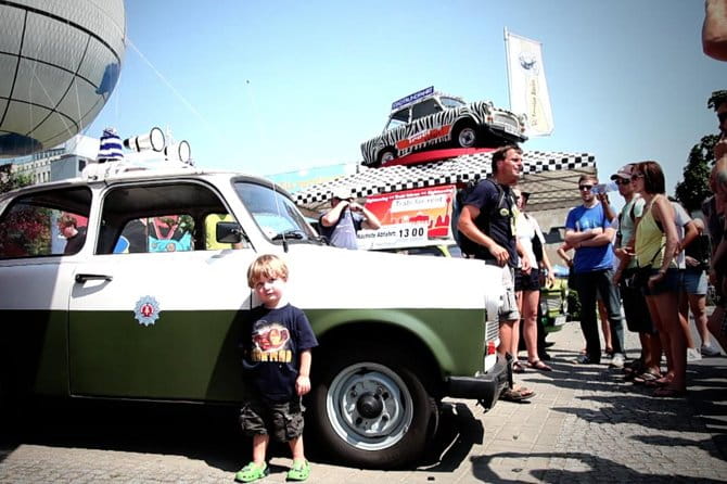 Modern Berlin Private Walking Tour: Diverse, Vibrant and Exciting German Capital - Diving into Berlin’s Modern Heart