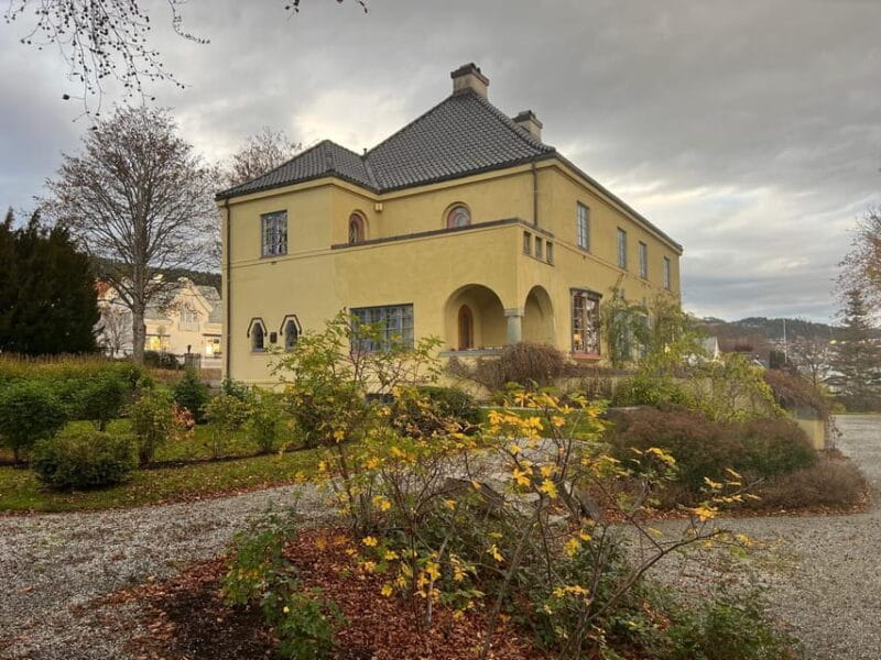 Molde: 2-Hour Guided City Walking Tour - What to Expect and How It’s Organized