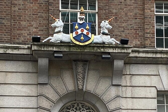 Money and Power in the City Sightseeing Tour - Who Should Consider This Tour?