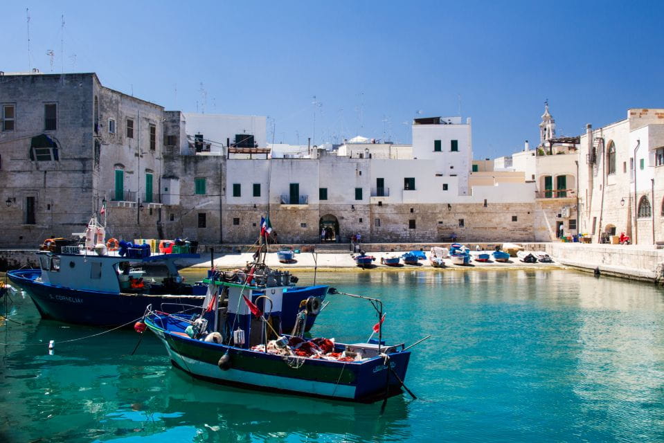 Monopoli: Private Polignano a Mare Grottos Speedboat Cruise - Aperitif and Prosecco Onboard