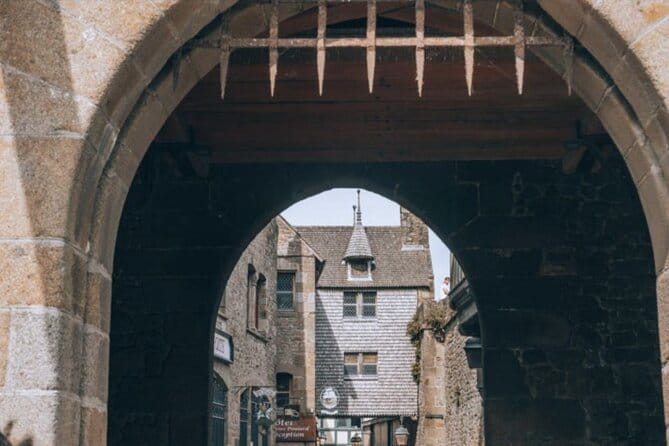 Mont-St-Michel: Shared Tour (10 max) "Abbey Ticket Included" - FAQ