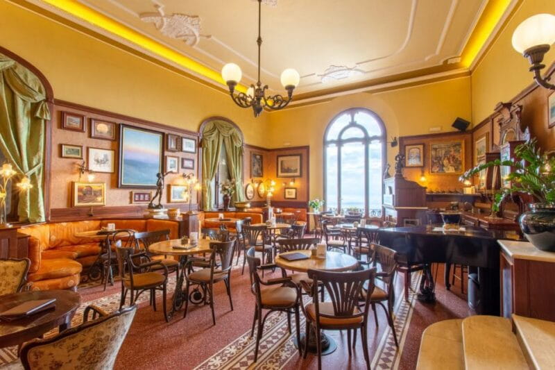 Montepulciano: Twilight Saga New Moon Tour with Wine Tasting - The Experience in Detail