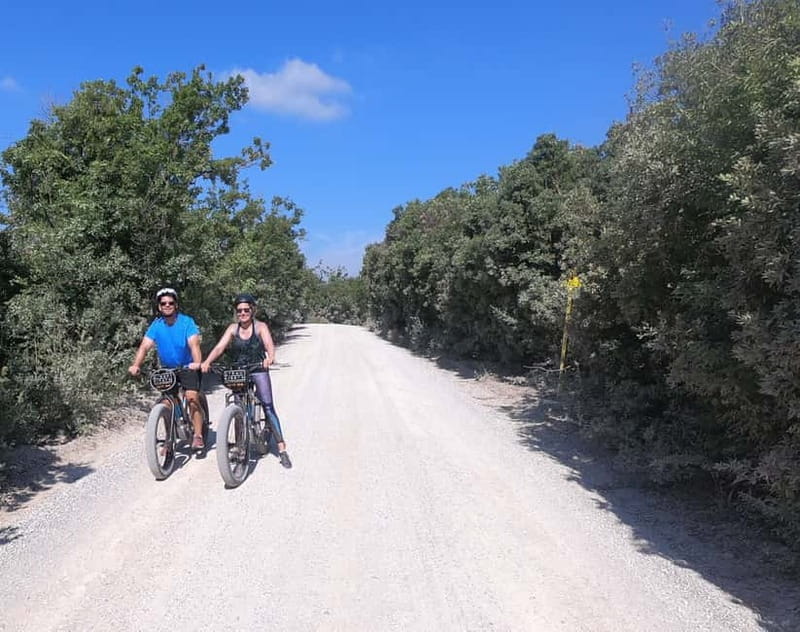 Montepulciano: Wine Tour E-Bike Experience - Entering the Tuscan Landscape: Starting at Montepulciano’s Piazza Grande