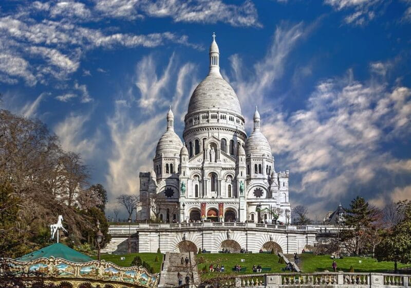 Montmartre Walking Tour with a Local Guide - The Highlights: From Moulin Rouge to Sacré Coeur