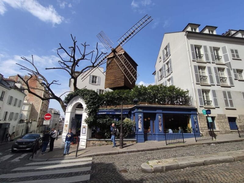 Montmartre Walking Tour with a Local Guide - Who Is This Tour Best For?