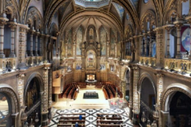 Montserrat and winery private daytrip from Barcelona - Lunch and Relaxation: Savoring Catalan Cuisine