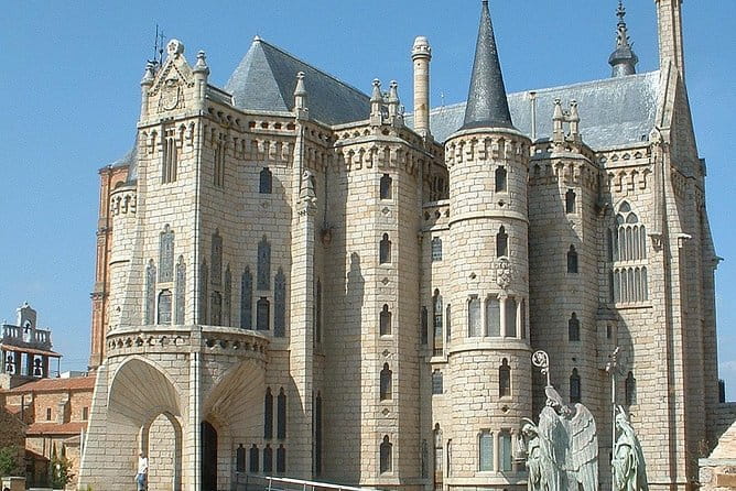 Monumental Astorga - Entering Astorga’s Architectural Wonderland