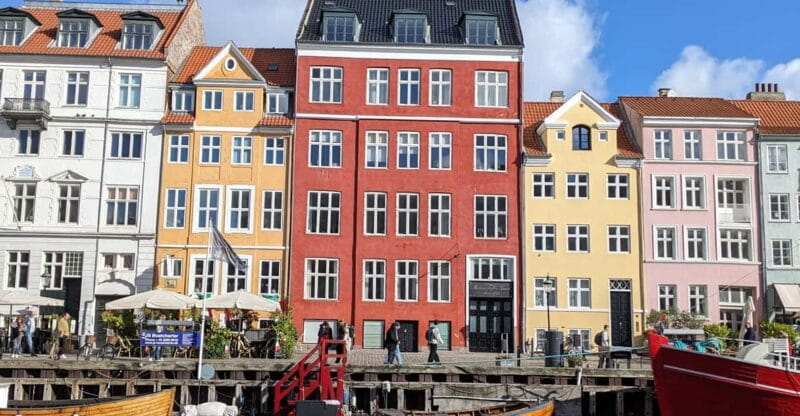 Mop in the heart of Copenhagen - private guided tour in French - Key Points / Takeaways