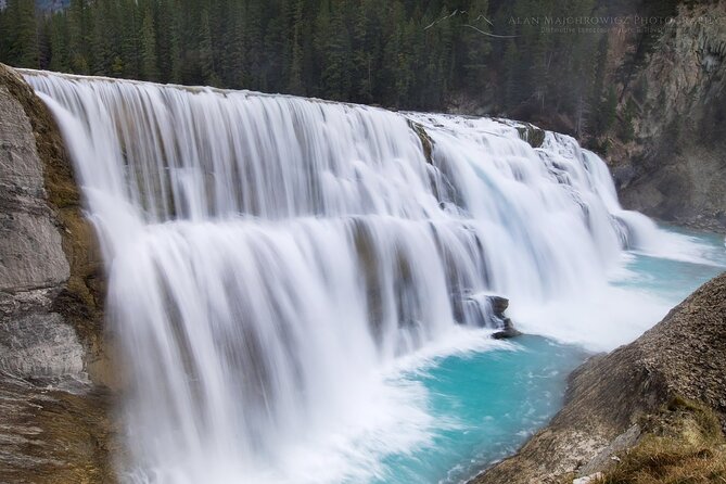 Moraine Lake and Takakkaw Falls From Banff / Canmore - Tour Accessibility