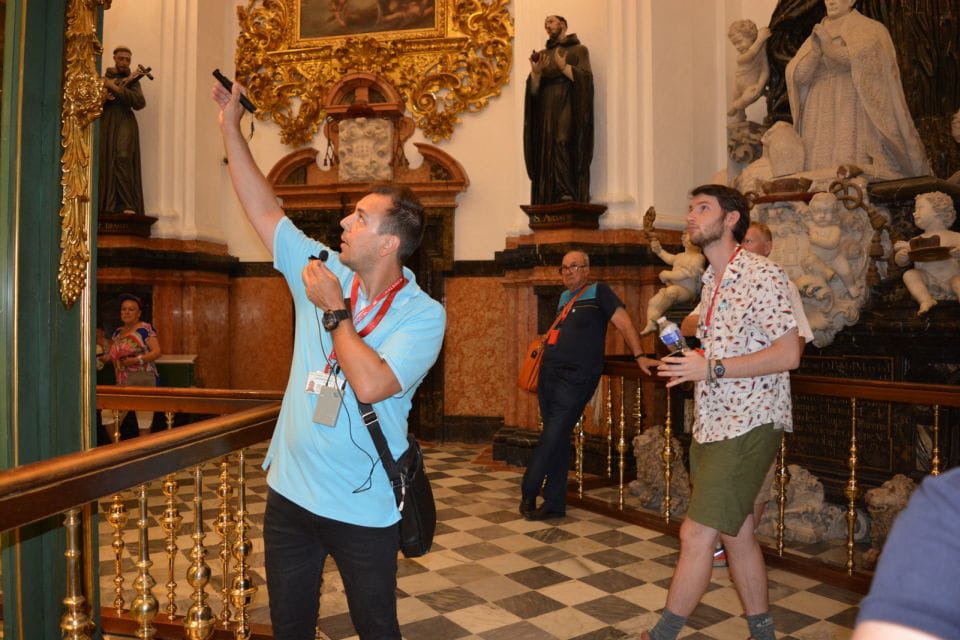 Mosque-Cathedral Small Group Guided Tour - Visit Experience