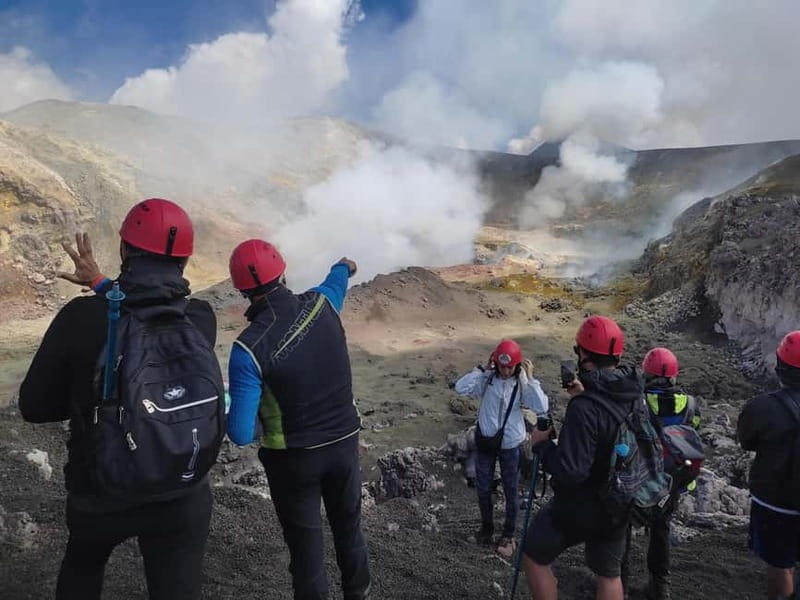 Mount Etna: Central Crater (3340mt.) with cable car and jeep - Starting at La Baita 3L Ski-Lab: Setting Off on a Volcano Journey