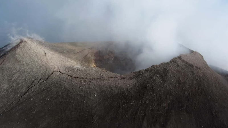 Mount Etna: Tour From 2500 mt to 3000 mt With Volcanological Guide - Practical Tips for Booking